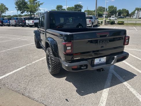 New 2025 Jeep Gladiator Willys image 23