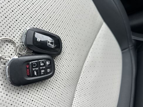 Used 2025 Honda Odyssey Elite image 20