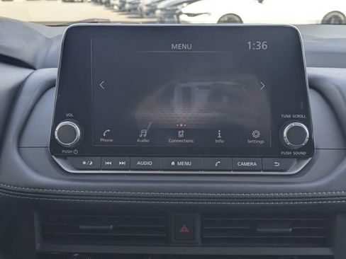 Used 2024 Nissan Rogue S image 18