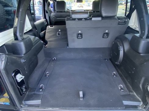 Used 2024 Jeep Wrangler Unlimited Sahara w/ Technology Group image 25