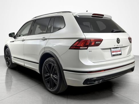 Used 2022 Volkswagen Tiguan SE R-Line image 3