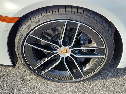 Certified 2025 Porsche 911 Carrera image 12