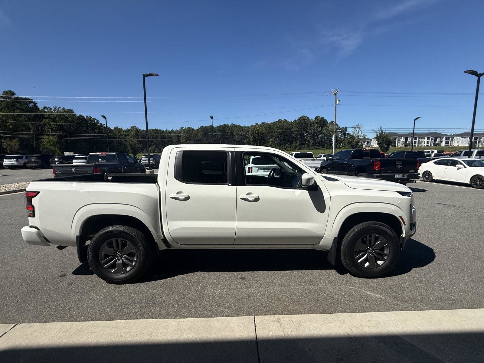 Used 2025 Nissan Frontier SV AWD/4WD image 31