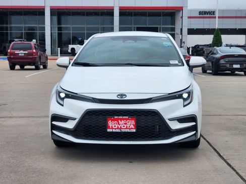 Certified 2026 Toyota Corolla SE FWD image 2