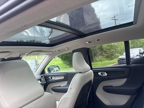 Used 2019 Volvo XC40 T5 Inscription AWD/4WD image 17