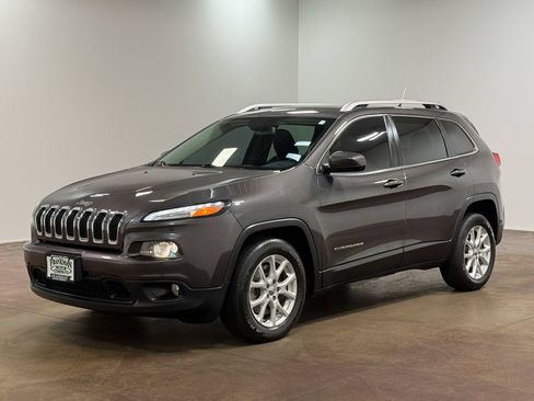 Used 2014 Jeep Cherokee Latitude FWD image 28