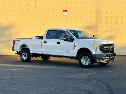 Used 2017 Ford F250 XL w/ Power Equipment Group AWD/4WD image 4