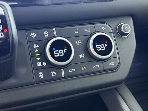 New 2025 Land Rover Defender 130 X-Dynamic SE image 15