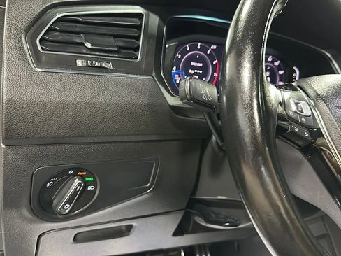 Used 2019 Volkswagen Tiguan SEL Premium R-Line w/ 3rd Row Seat Package AWD/4WD image 32