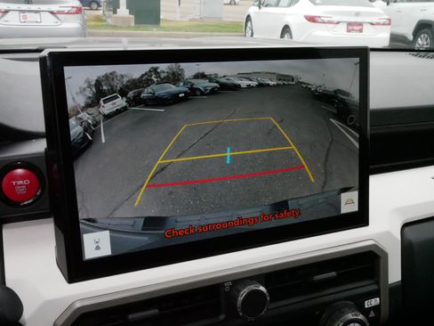 Used 2024 Toyota Tacoma TRD Off-Road image 32