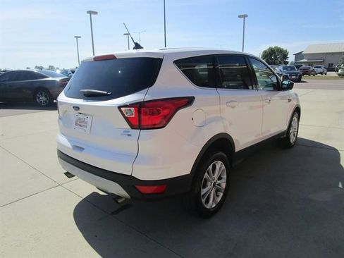 Used 2019 Ford Escape SE image 7