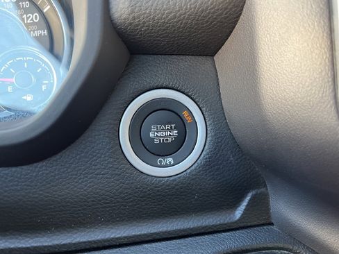 Used 2022 RAM 1500 Big Horn image 32