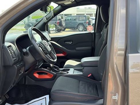 Certified 2023 Nissan Frontier PRO-4X w/ Pro Convenience Package AWD/4WD image 11