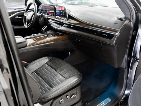 Used 2024 Cadillac Escalade Sport Platinum image 24