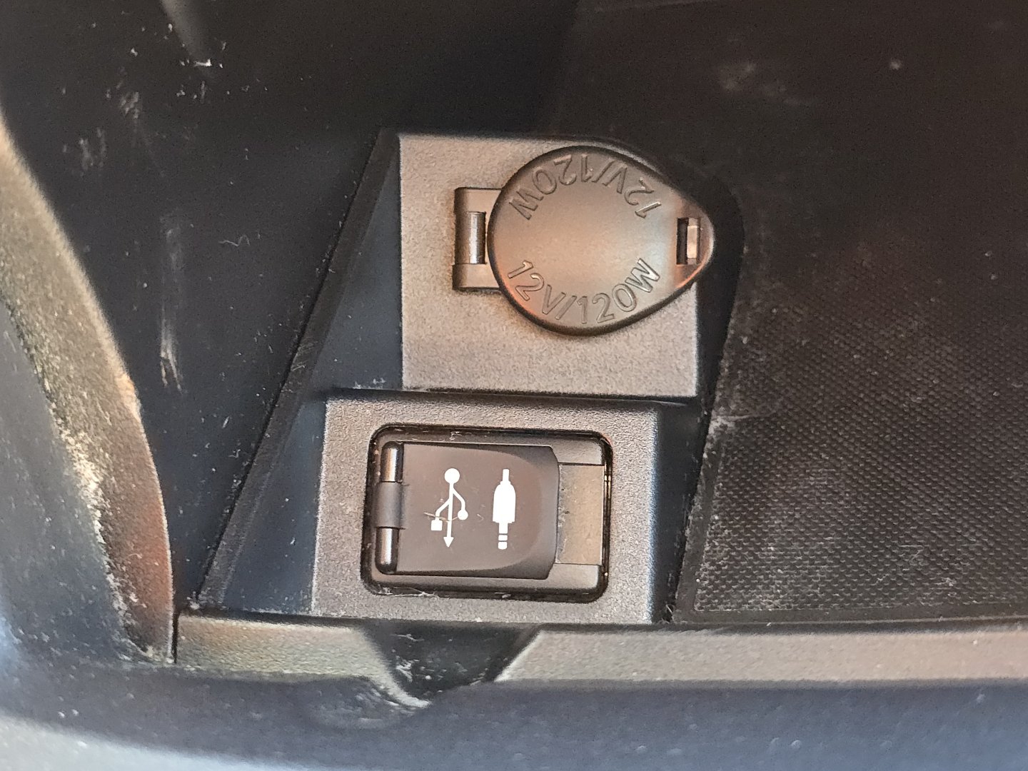 Used 2016 Toyota Camry LE FWD image 27