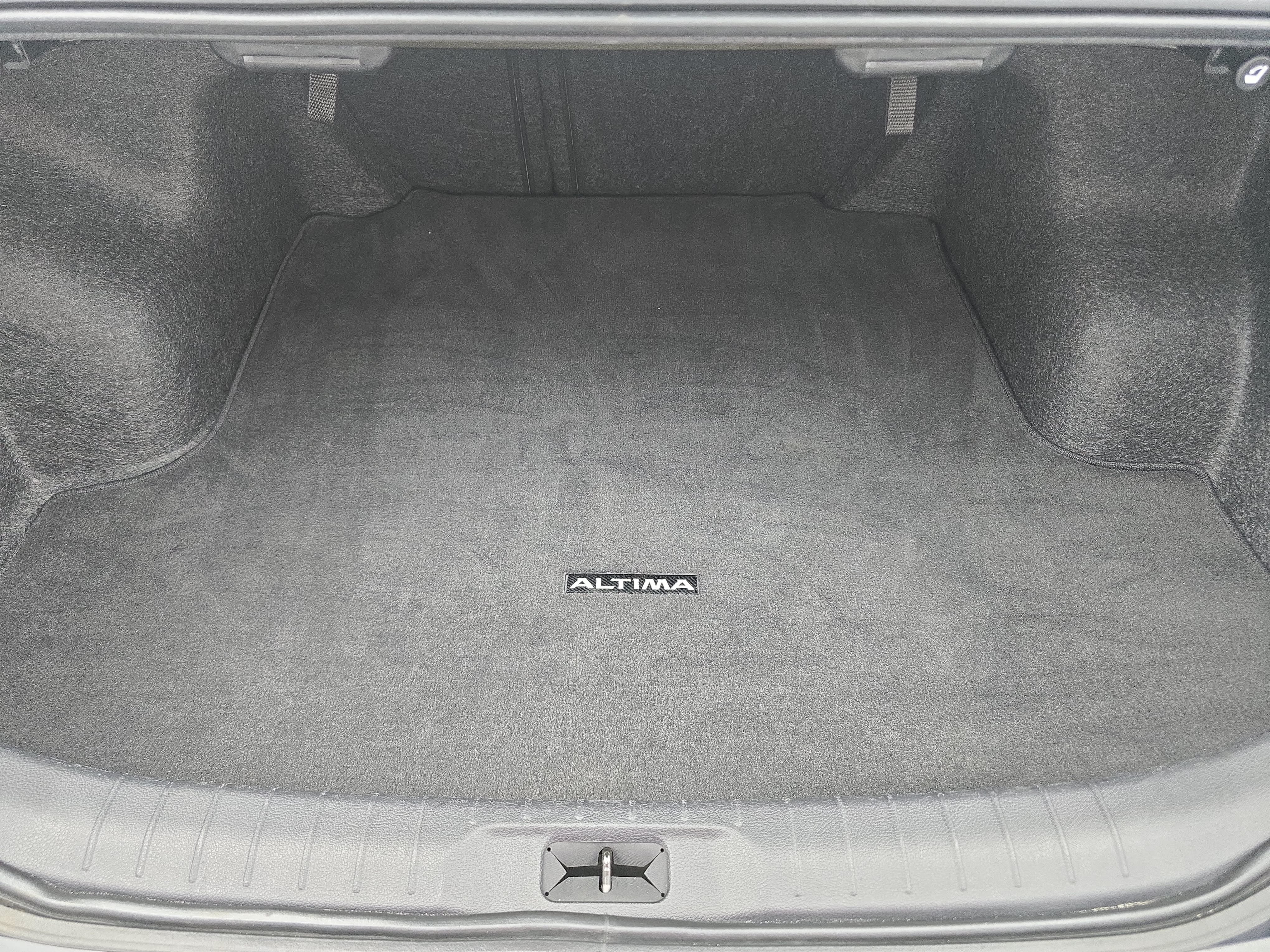 Used 2024 Nissan Altima 2.5 SV w/ SV Premium Package FWD image 12