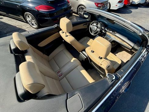 Used 2011 BMW 128i Convertible RWD image 9