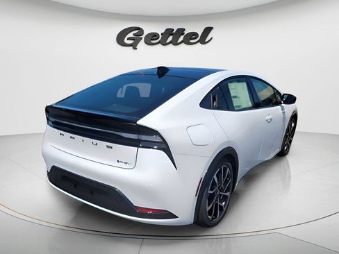 New 2026 Toyota Prius Plug-In Hybrid FWD image 3