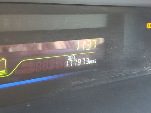 Used 2012 Toyota Prius V Five image 25