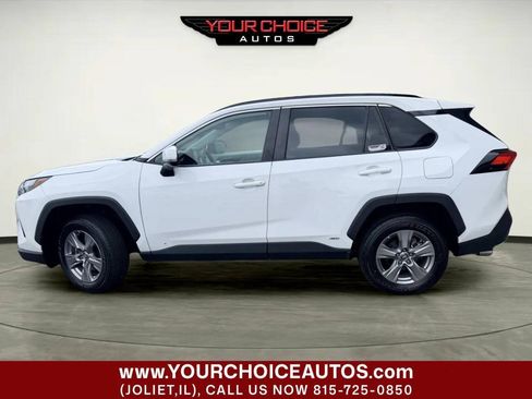 Used 2022 Toyota RAV4 XLE w/ Convenience Package AWD/4WD image 2