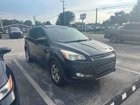Used 2016 Ford Escape SE w/ SE Leather Comfort Package AWD/4WD image 2