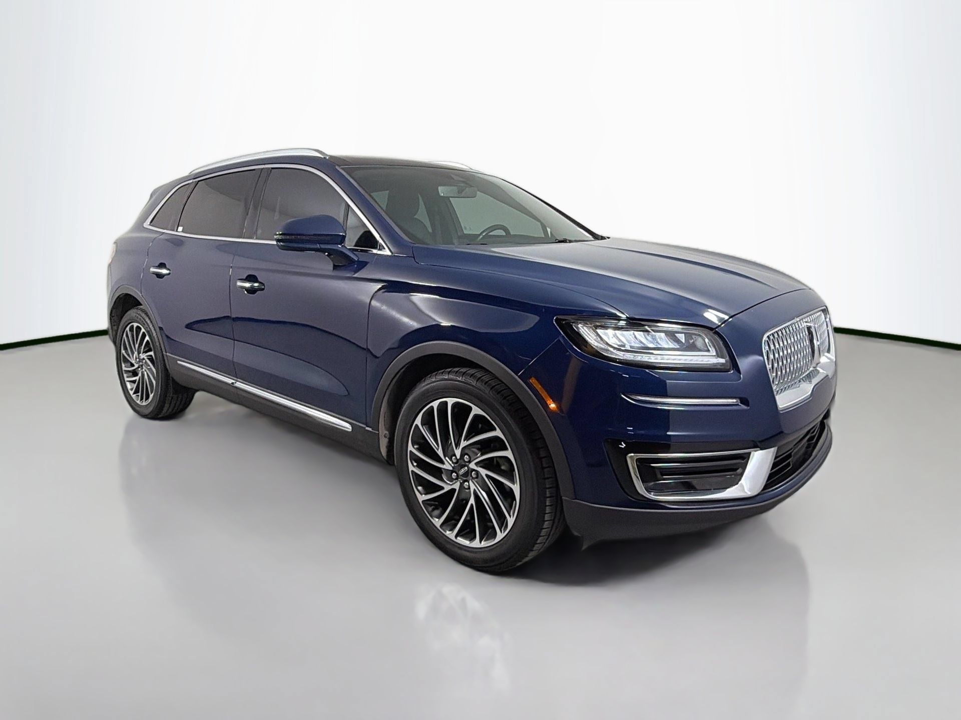 Used 2020 Lincoln Nautilus Reserve w/ Cargo Utility Package AWD/4WD image 3