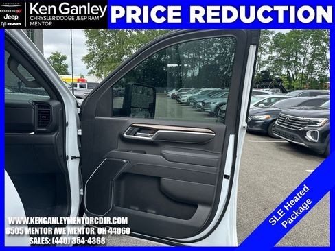Used 2025 GMC Sierra 2500 SLE w/ SLE Value Package; AWD/4WD image 24
