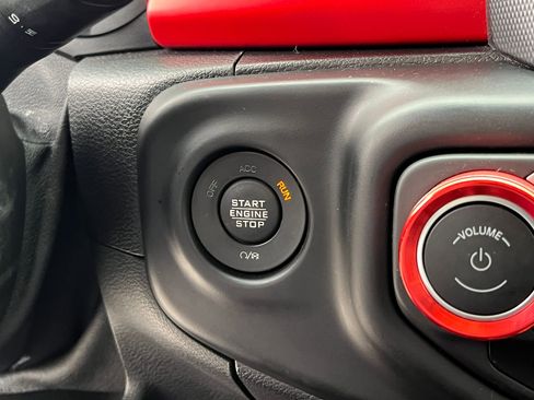 Used 2021 Jeep Wrangler Unlimited Rubicon image 34