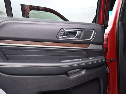 Used 2018 Ford Explorer Platinum AWD/4WD image 26
