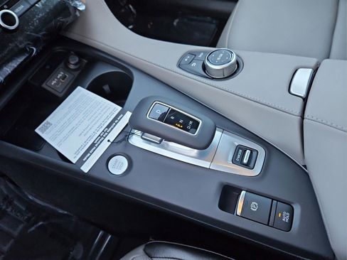 Certified 2025 INFINITI QX50 Luxe image 18