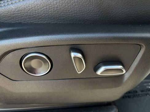 Used 2024 GMC Yukon XL Denali w/ Advanced Technology Package image 12