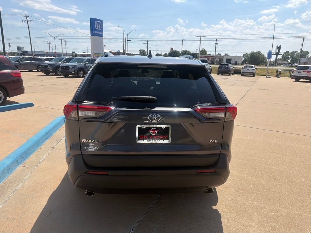 Used 2024 Toyota RAV4 XLE FWD image 8