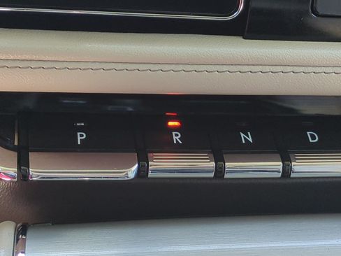 Used 2023 Lincoln Aviator AWD w/ Class IV Trailer Tow Package image 25