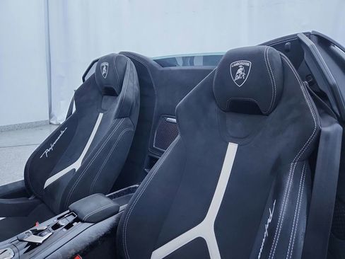 Used 2019 Lamborghini Huracan Performante image 20