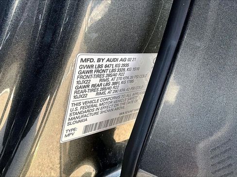 Used 2021 Audi Q8 Premium Plus w/ Premium Plus Package image 17