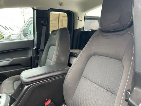 Used 2022 Chevrolet Colorado LT w/ Fleet Safety Package RWD image 32
