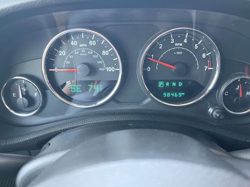 Used 2018 Jeep Wrangler Sport AWD/4WD image 15
