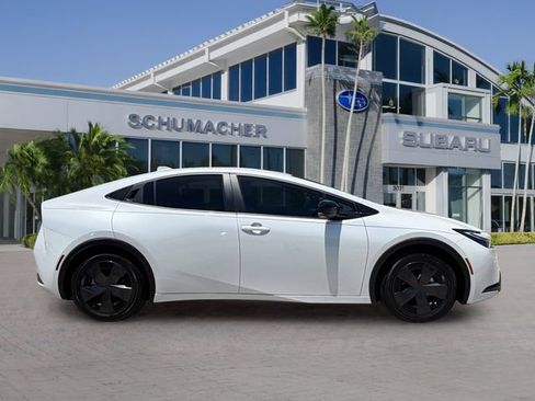 Used 2025 Toyota Prius LE FWD image 8
