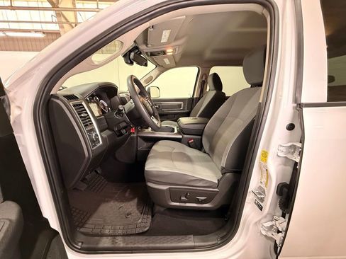 Used 2022 RAM 1500 Classic SLT w/ Electronics Group image 15