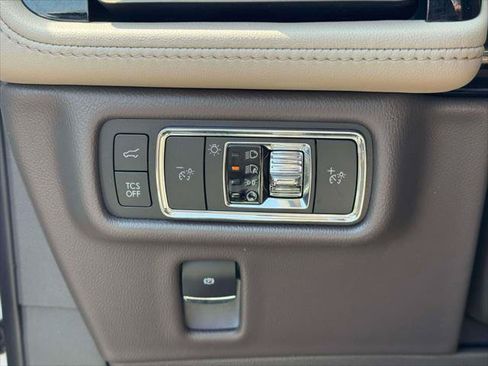Used 2022 Lincoln Nautilus Reserve AWD/4WD image 22