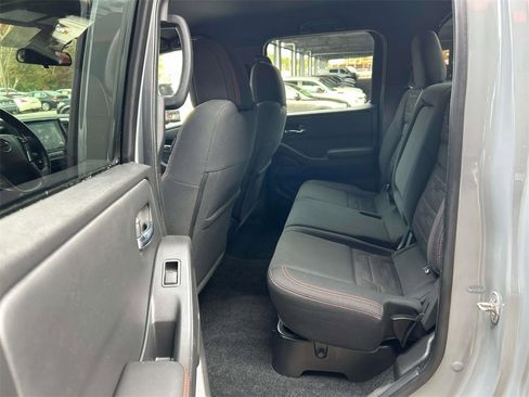 Used 2022 Nissan Frontier PRO-4X w/ Technology Package image 11