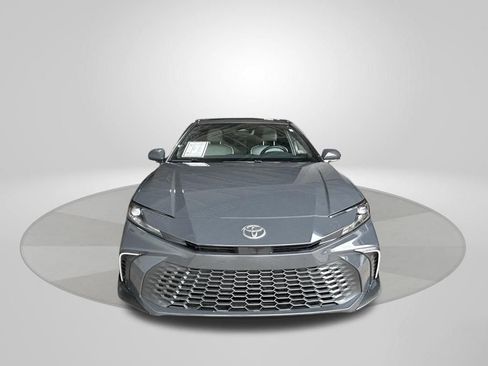 Used 2025 Toyota Camry SE w/ Convenience Package FWD image 2