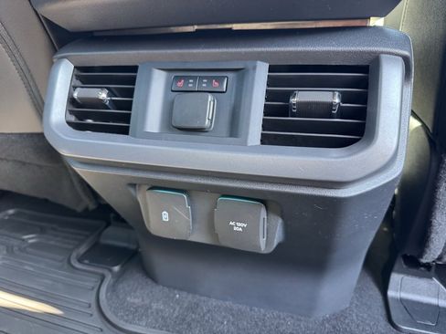 New 2025 Ford F150 Lariat w/ Equipment Group 502A High image 21