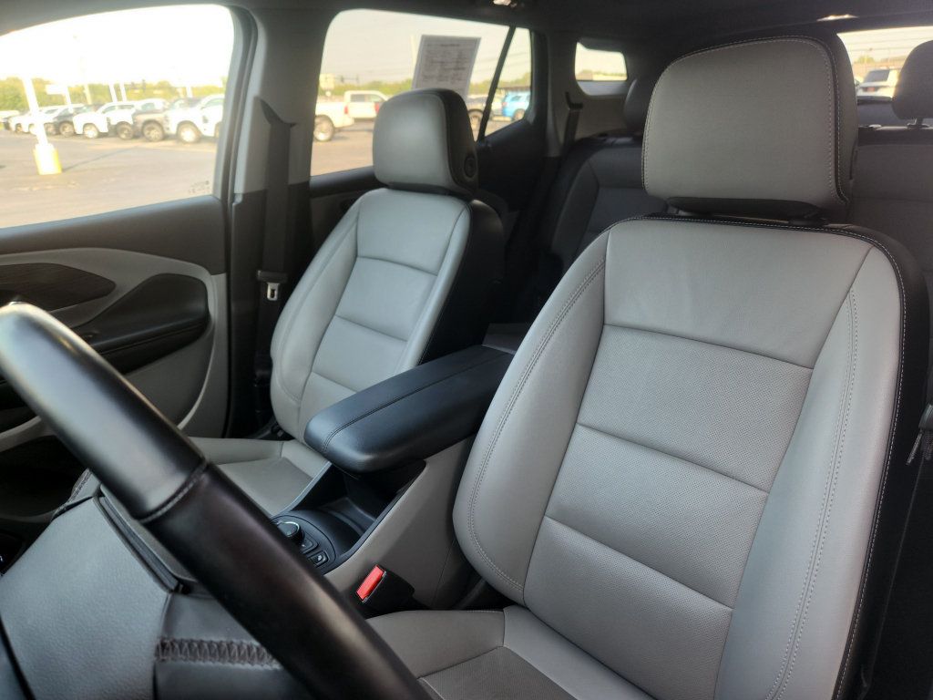 Used 2024 GMC Terrain SLT w/ Tech Package AWD/4WD image 22