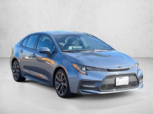 Used 2020 Toyota Corolla XSE image 3