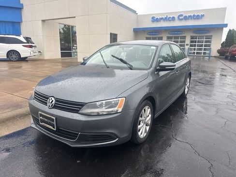 Used 2013 Volkswagen Jetta SE FWD image 1