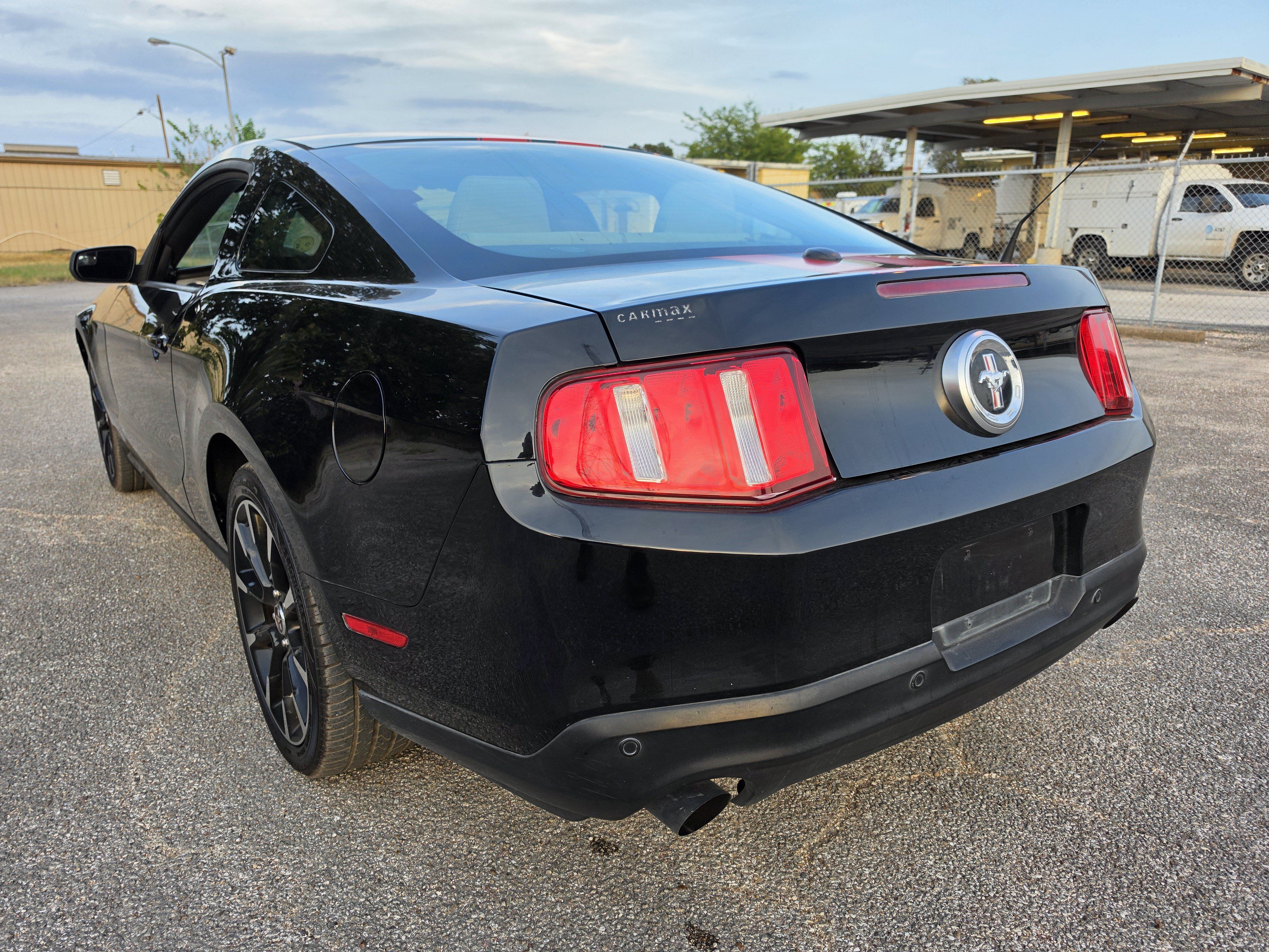 Used 2012 Ford Mustang Premium w/ V6 Performance Pkg RWD image 5