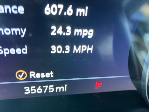 Used 2023 Buick Envision Avenir image 18