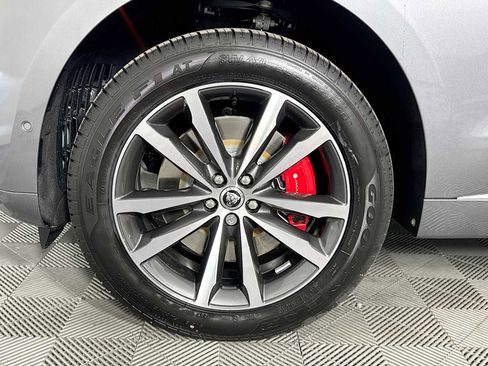 New 2025 Jaguar F-PACE R-Dynamic S image 30