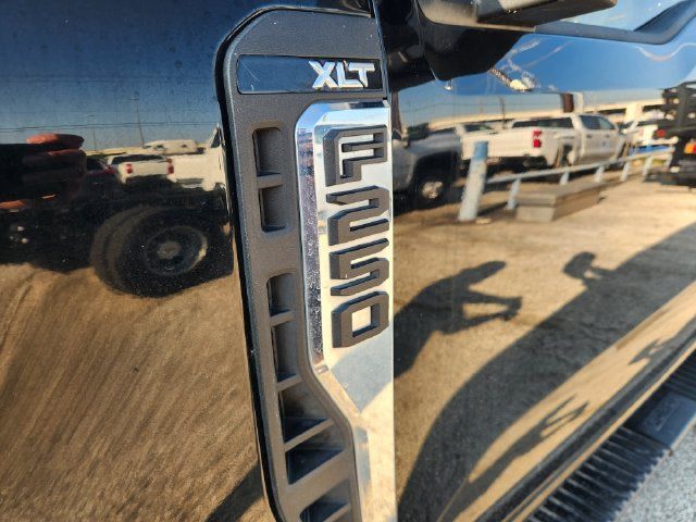 Used 2023 Ford F250 XLT AWD/4WD image 9